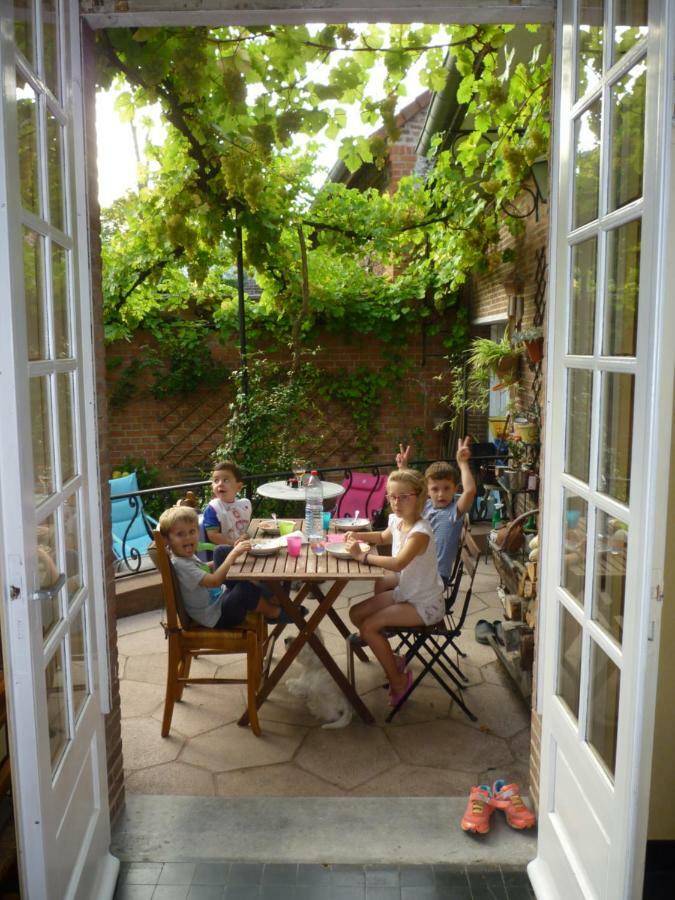 Au Vieux Cedre Bed & Breakfast Mouvaux Exterior foto